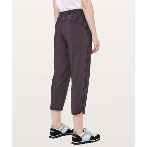 232- EUC Size 2 Lululemon Keep It Classic - Picture 1 of 3